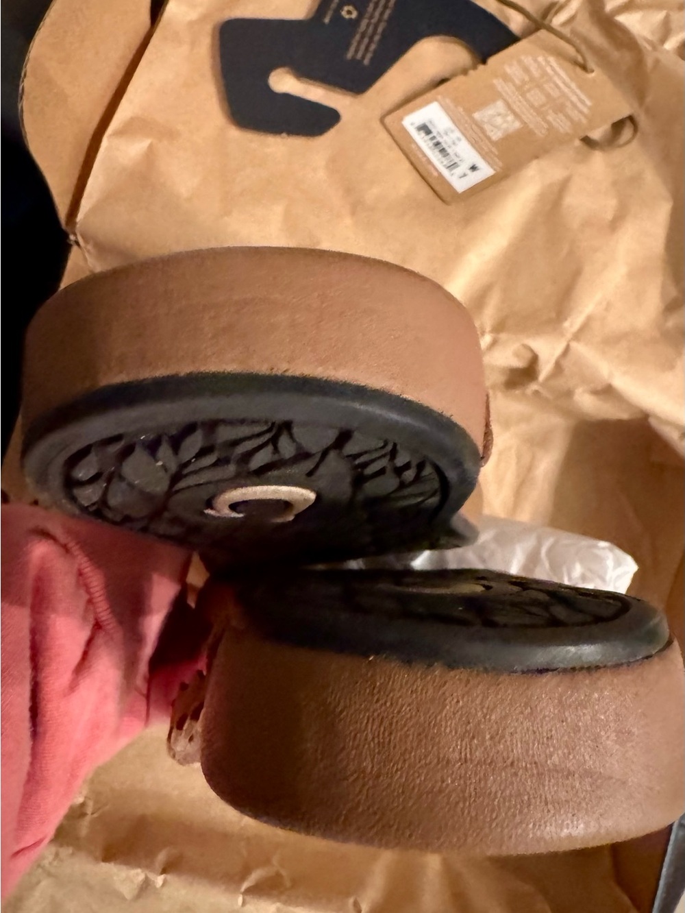 OluKai Lei flip flops - Picture 6 of 10